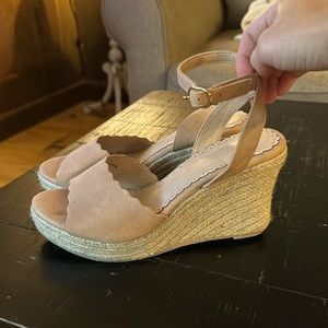 Blush Wedges Size 6